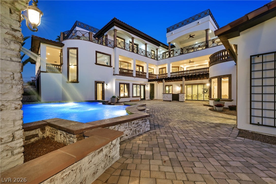 8 Rue Mediterra Drive