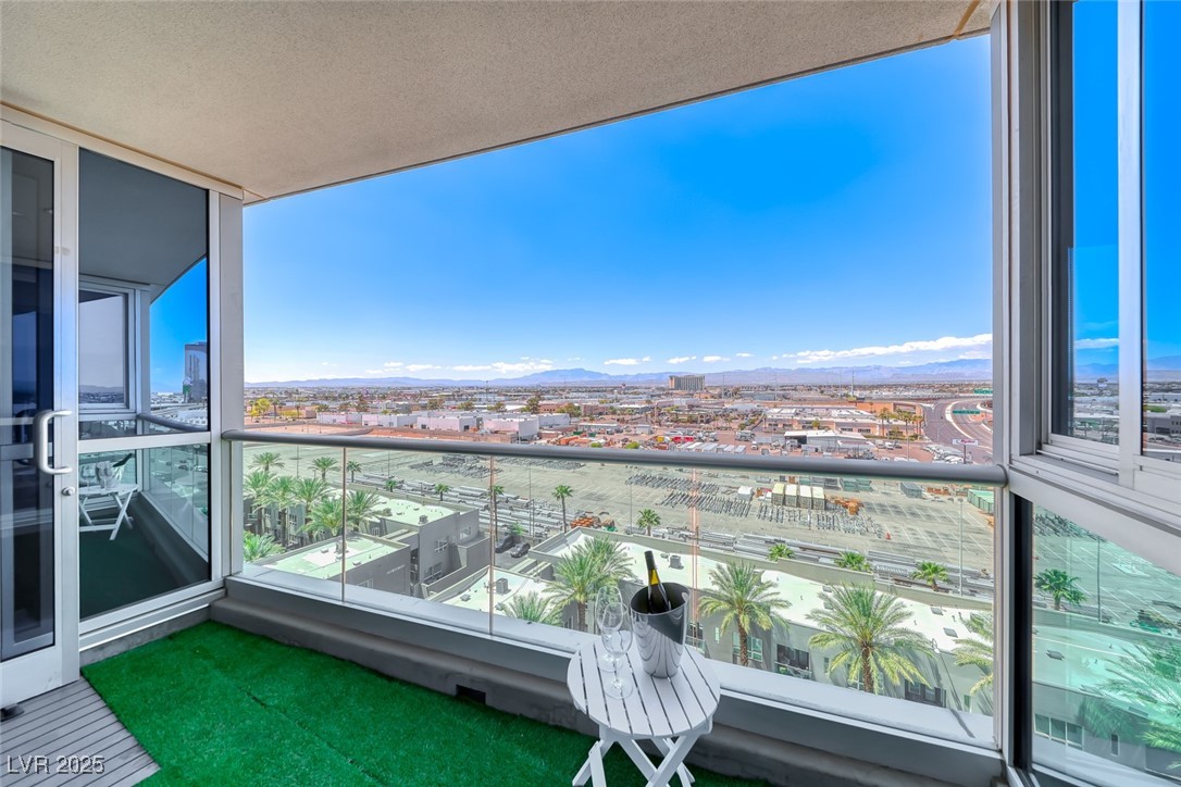 4525 Dean Martin Drive 908