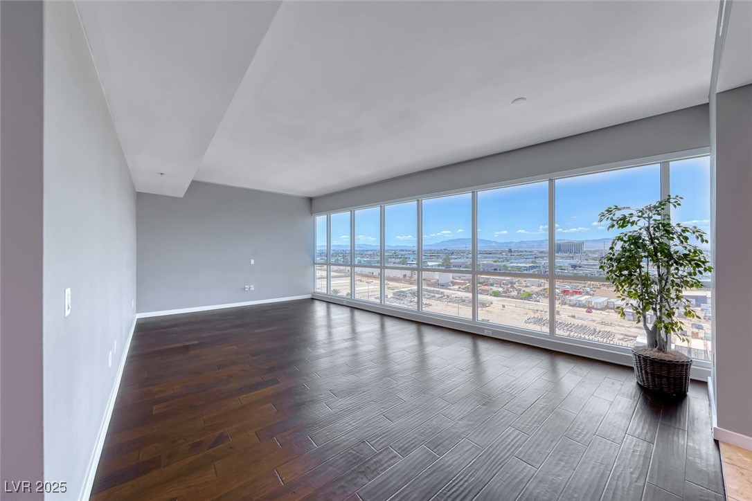 4525 Dean Martin Drive 908