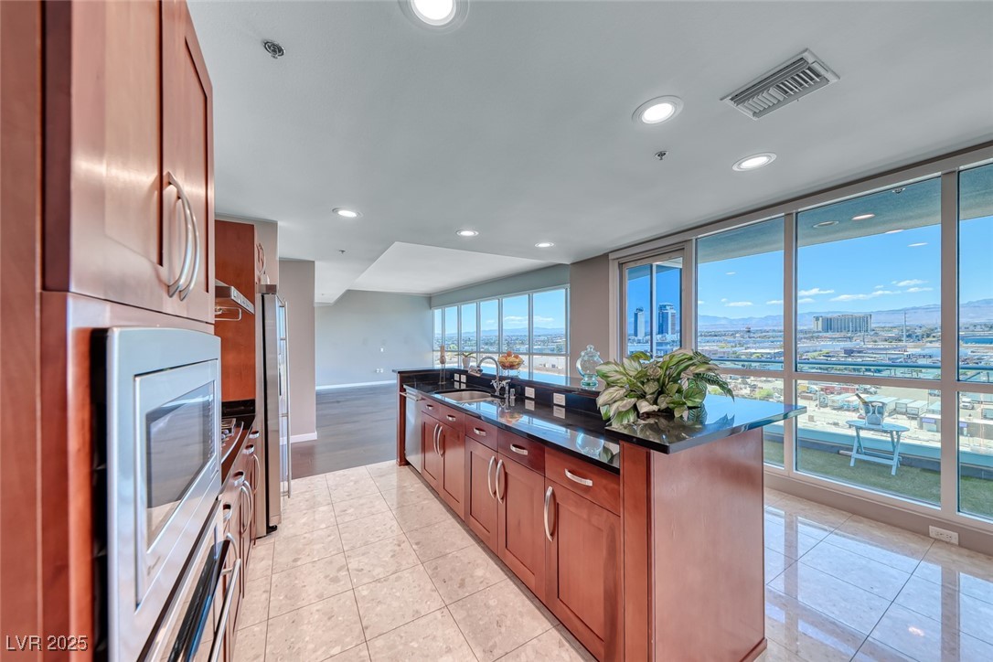 4525 Dean Martin Drive 908