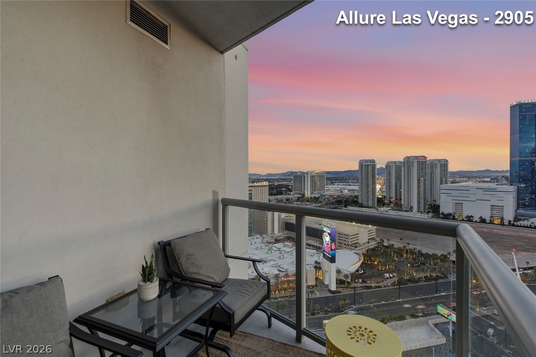 200 W Sahara Avenue 2905