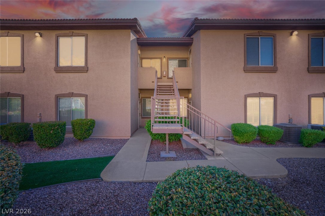 3545 Cactus Shadow Street 203
