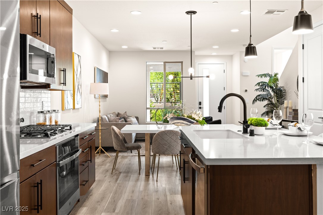 Properties 2 11756 Emerald Lake Avenue