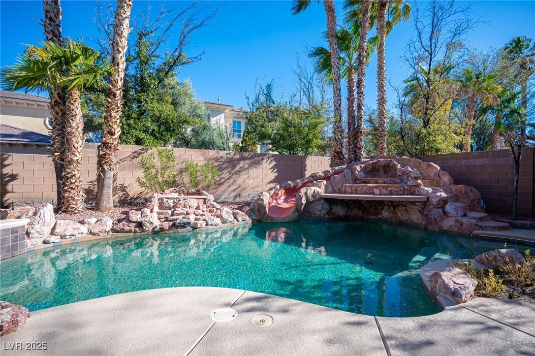 204 N Ring Dove Drive
