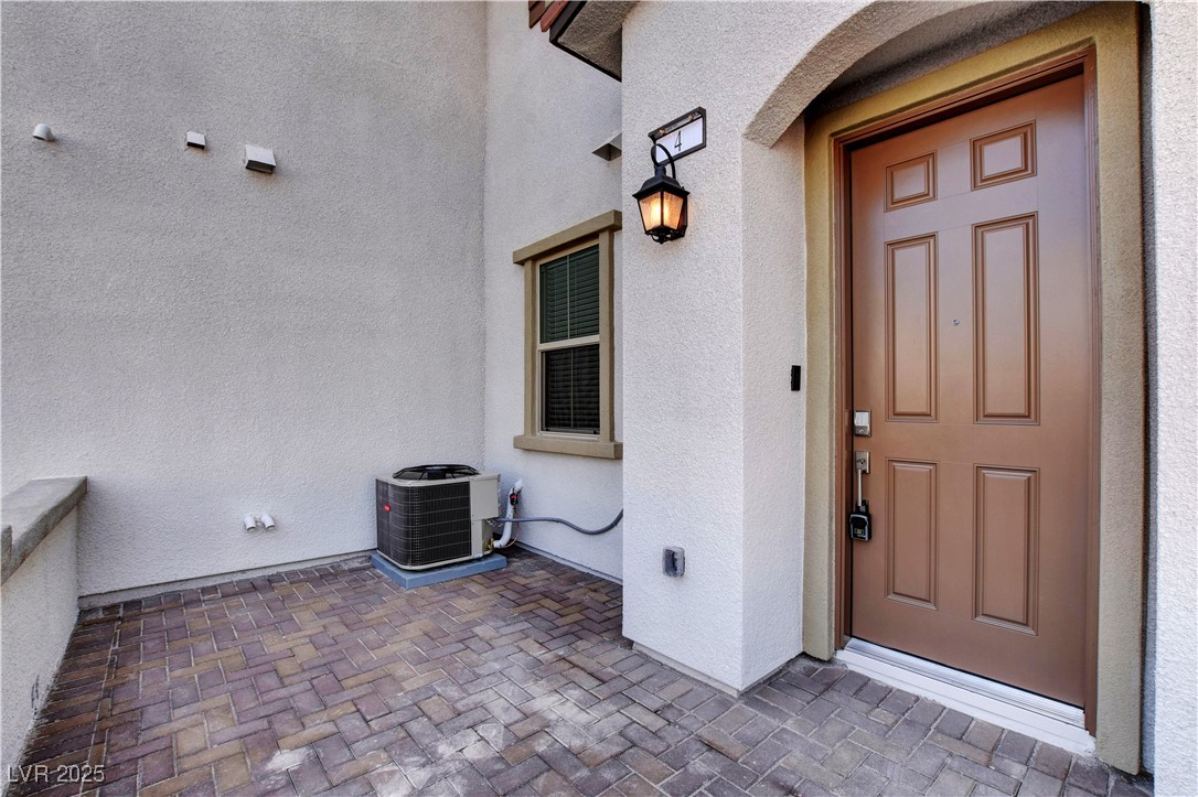 Properties 4 4 Lomita Heights Drive