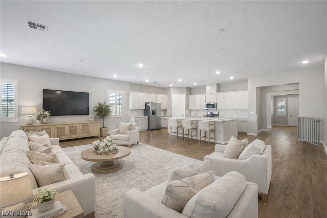 350 Lady Bird Avenue