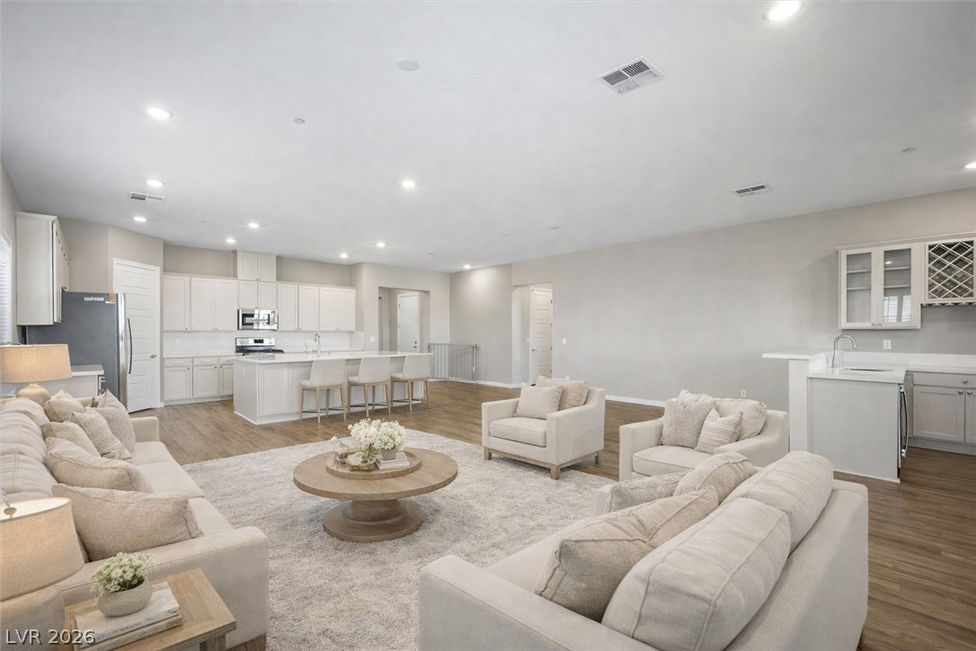 350 Lady Bird Avenue