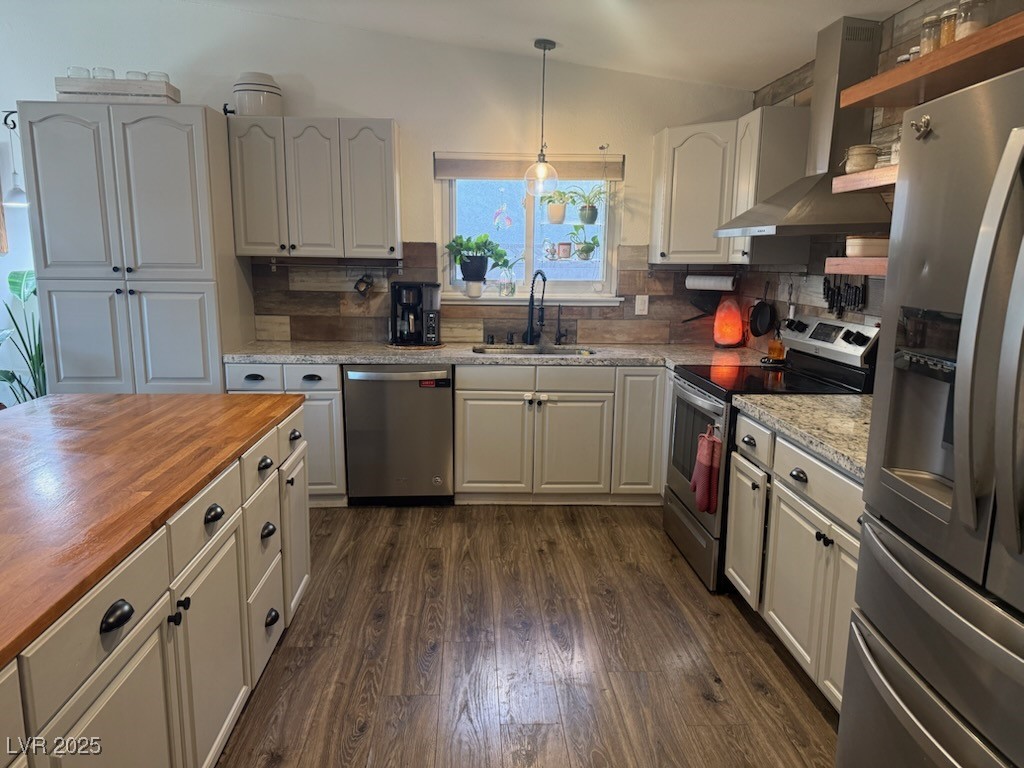 Las Vegas, Nevada 89103, United States, 3 Bedrooms Bedrooms, ,2 BathroomsBathrooms,Residential,Active,234884