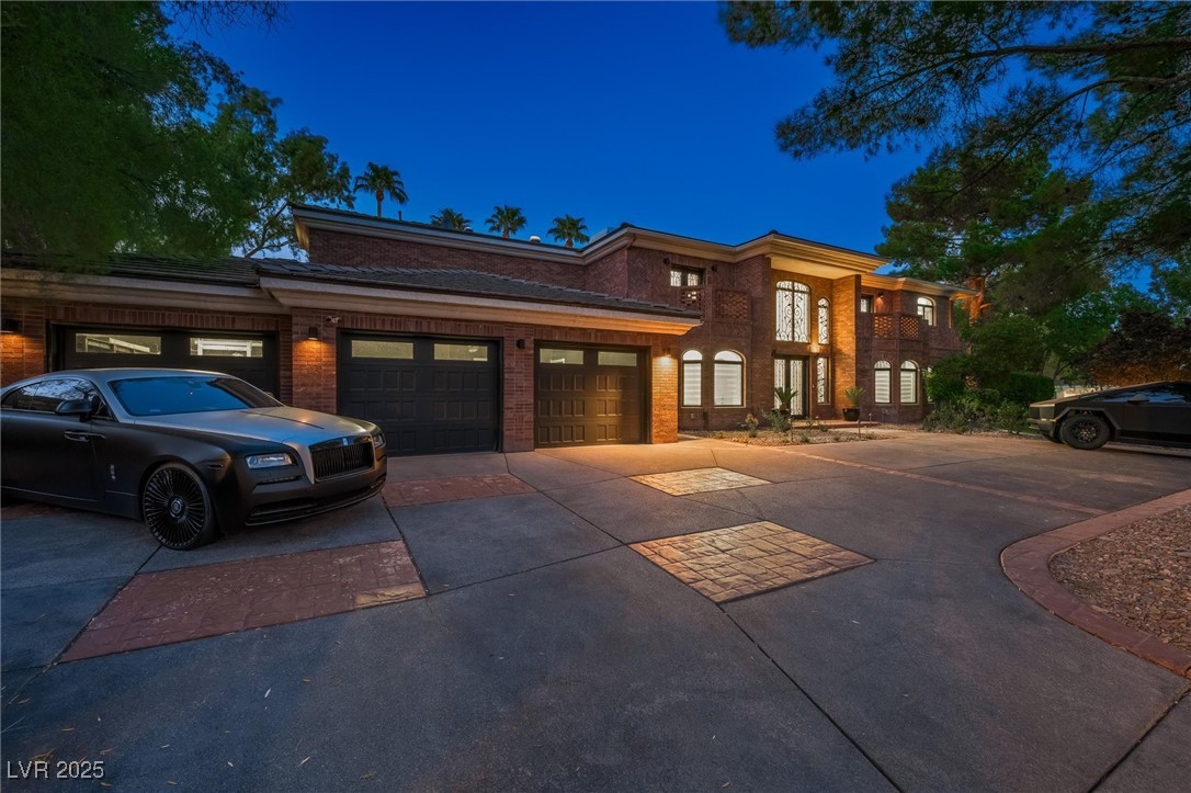 2239 Chatsworth Court