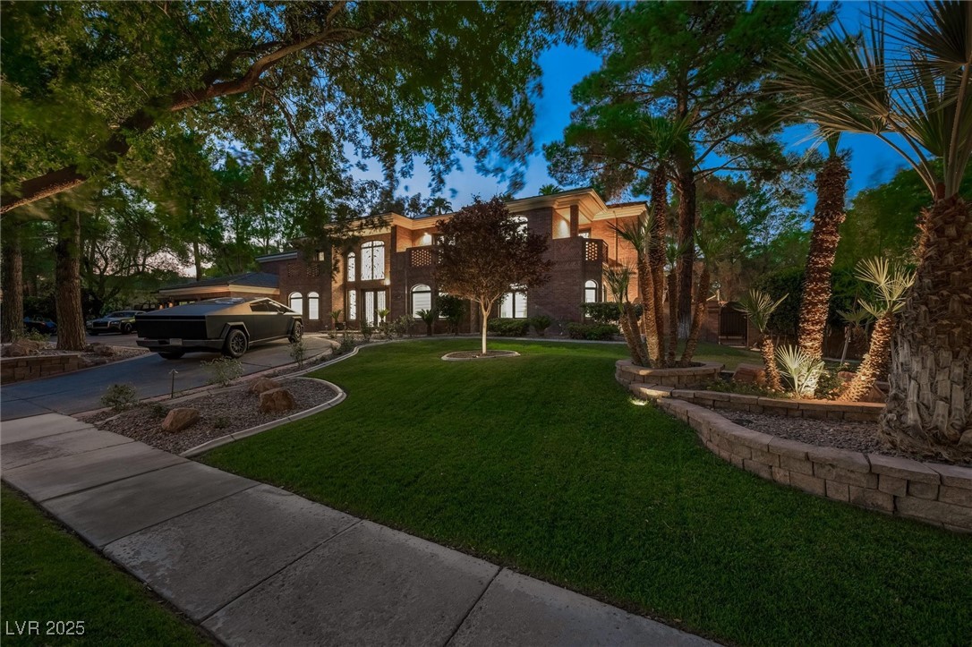 2239 Chatsworth Court