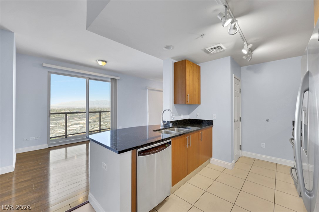 200 W Sahara Avenue 2909