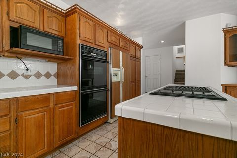 Single Family Residence in Laughlin NV 3672 Brian Court 22.jpg