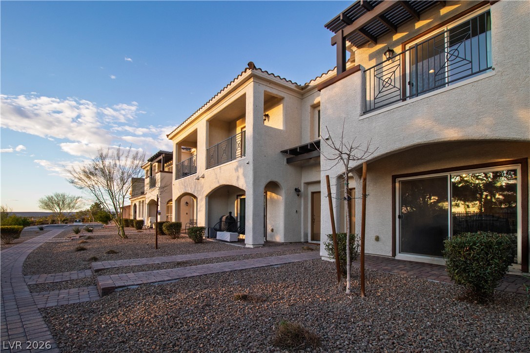 469 Via Lombardi Avenue NA