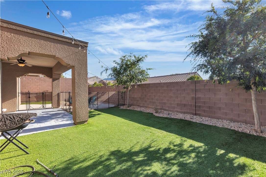 2673 Paris Amour Street, Henderson, Nevada image 44