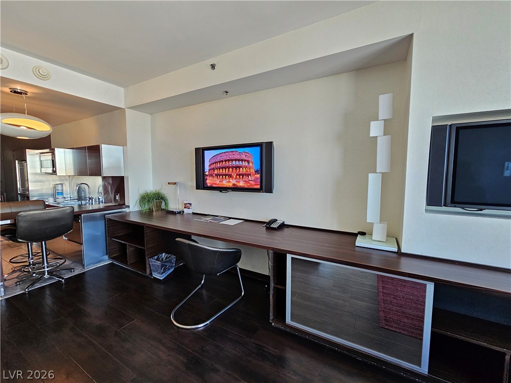 4381 W Flamingo Road 2208