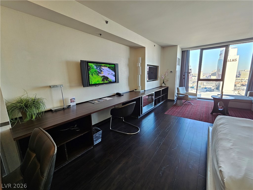 4381 W Flamingo Road 2208