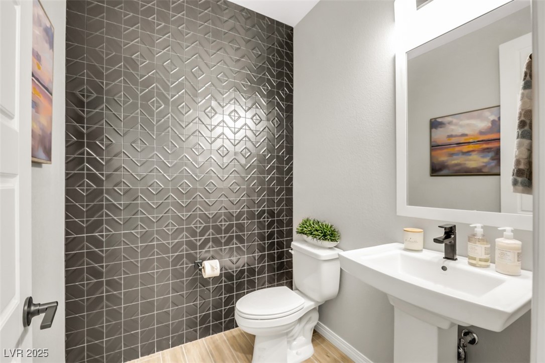 Las Vegas, Nevada 89166, United States, 4 Bedrooms Bedrooms, ,3 BathroomsBathrooms,Residential,Pending,105945