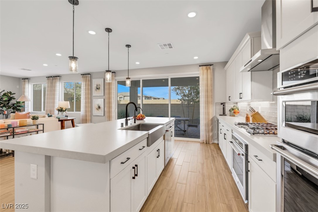 Las Vegas, Nevada 89166, United States, 4 Bedrooms Bedrooms, ,3 BathroomsBathrooms,Residential,Pending,105945