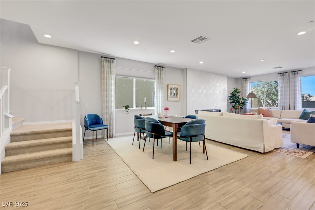 Las Vegas, Nevada 89166, United States, 4 Bedrooms Bedrooms, ,3 BathroomsBathrooms,Residential,Pending,105945