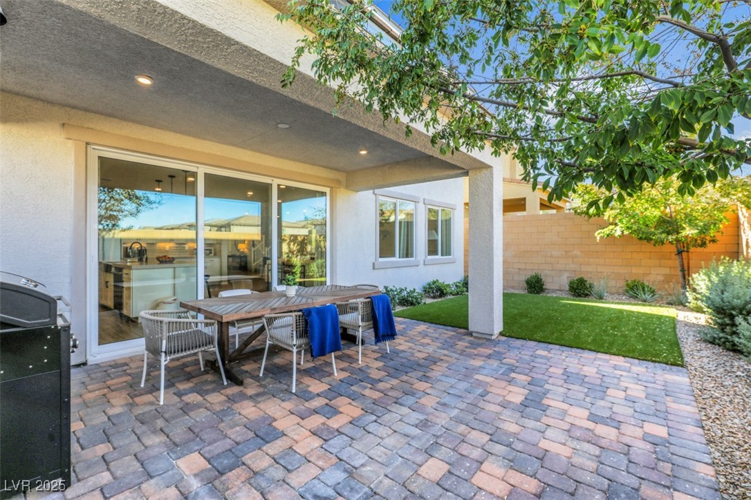 Las Vegas, Nevada 89166, United States, 4 Bedrooms Bedrooms, ,3 BathroomsBathrooms,Residential,Pending,105945