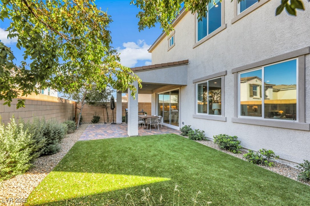 Las Vegas, Nevada 89166, United States, 4 Bedrooms Bedrooms, ,3 BathroomsBathrooms,Residential,Pending,105945
