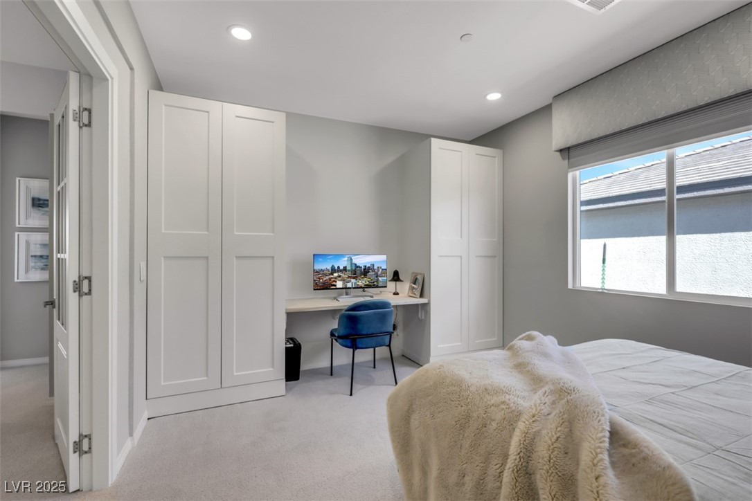 Las Vegas, Nevada 89166, United States, 4 Bedrooms Bedrooms, ,3 BathroomsBathrooms,Residential,Pending,105945