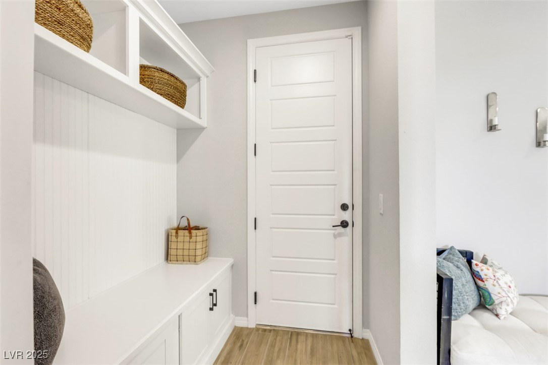 Las Vegas, Nevada 89166, United States, 4 Bedrooms Bedrooms, ,3 BathroomsBathrooms,Residential,Pending,105945