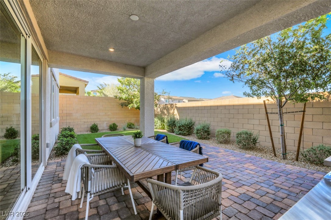 Las Vegas, Nevada 89166, United States, 4 Bedrooms Bedrooms, ,3 BathroomsBathrooms,Residential,Pending,105945