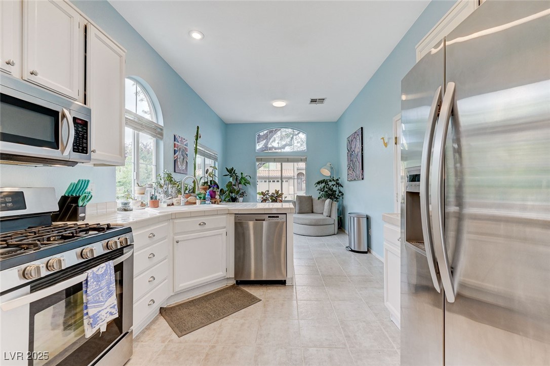 224 Silver Castle Street, Las Vegas, Nevada image 10