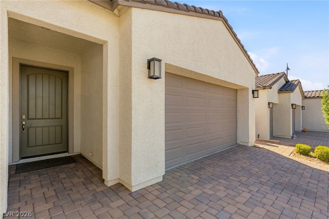 3395 Peak View Avenue