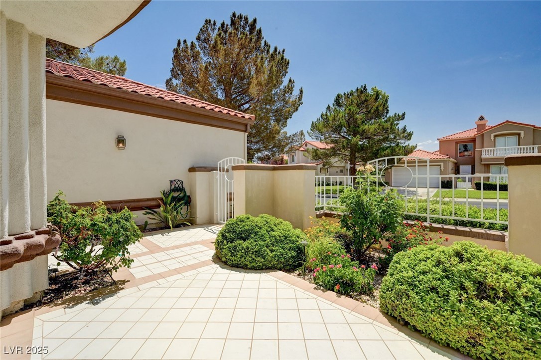 8224 Horseshoe Bend Lane
