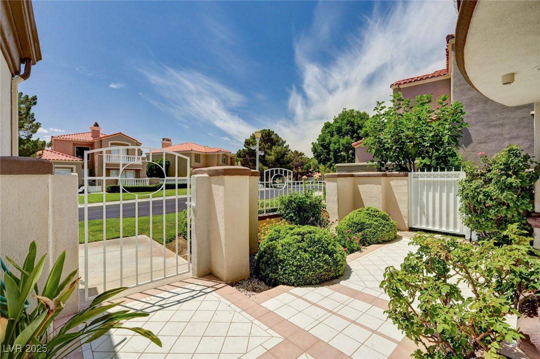 8224 Horseshoe Bend Lane