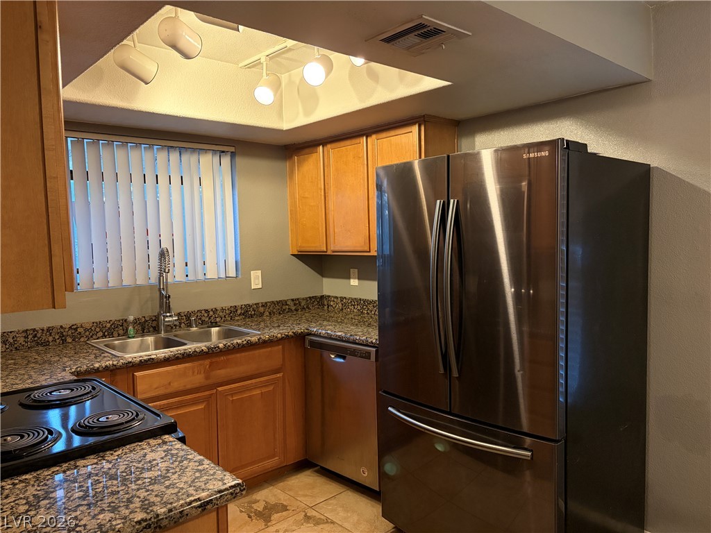 7300 Pirates Cove Road 2005