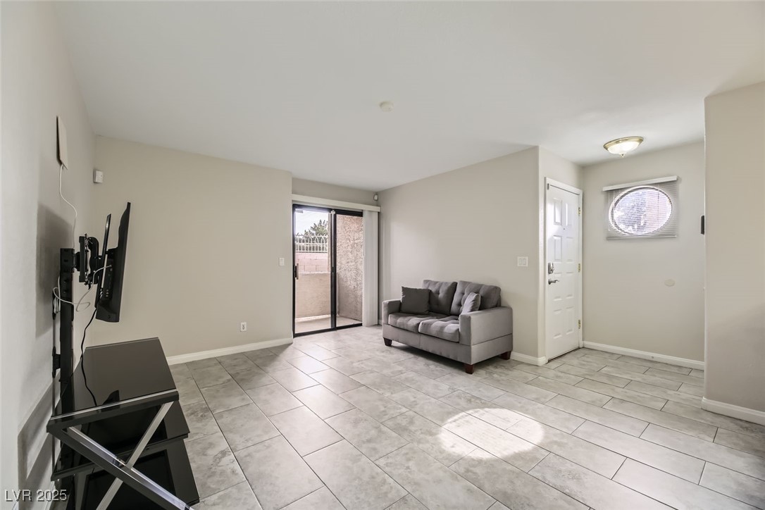 2987 Juniper Hills Boulevard #104, Las Vegas, Nevada image 4