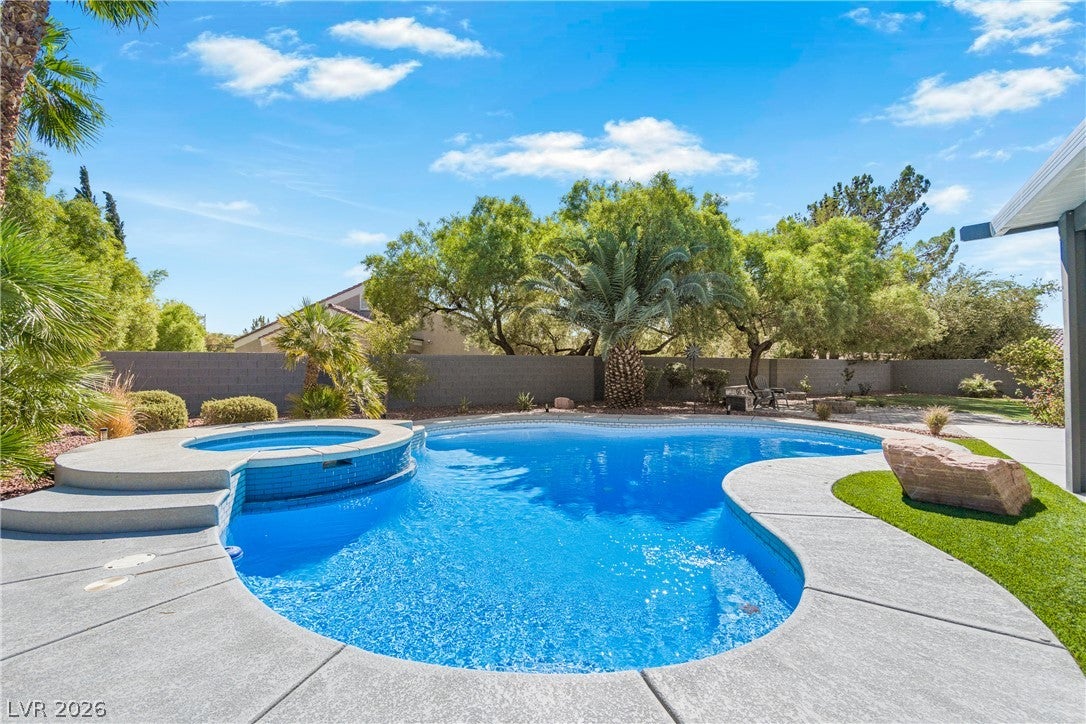 6718 Hawthorne Creek Court