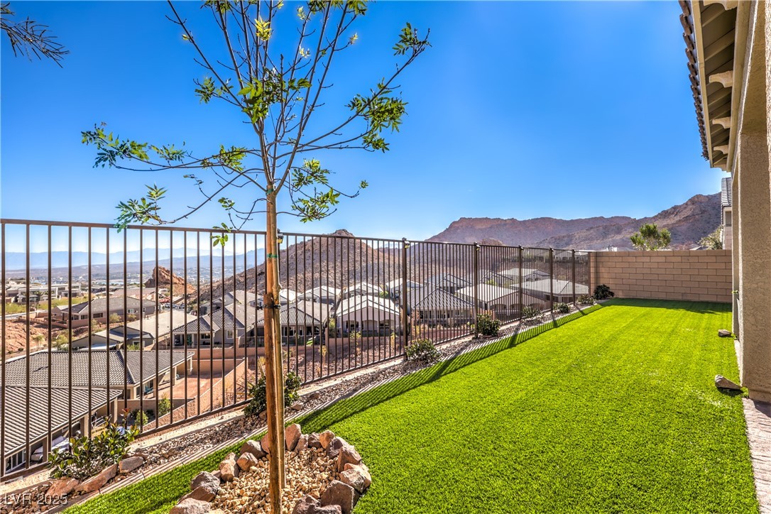 56 Tatahatso Point Street, Henderson, Nevada image 37