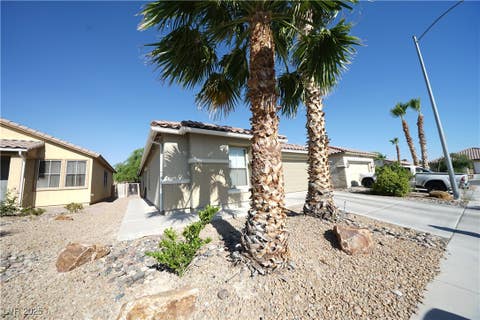Homes For Sale - 6040 Eganridge Court<br/> Clark County, North Las Vegas, NV 89081