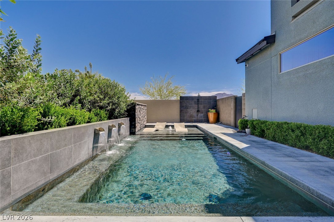 2526 Veronella Street
