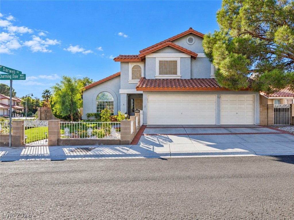 2925 Charming Dale Way