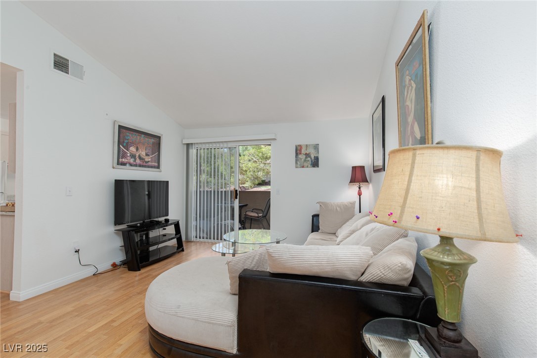 231 W Horizon Ridge Parkway 1126