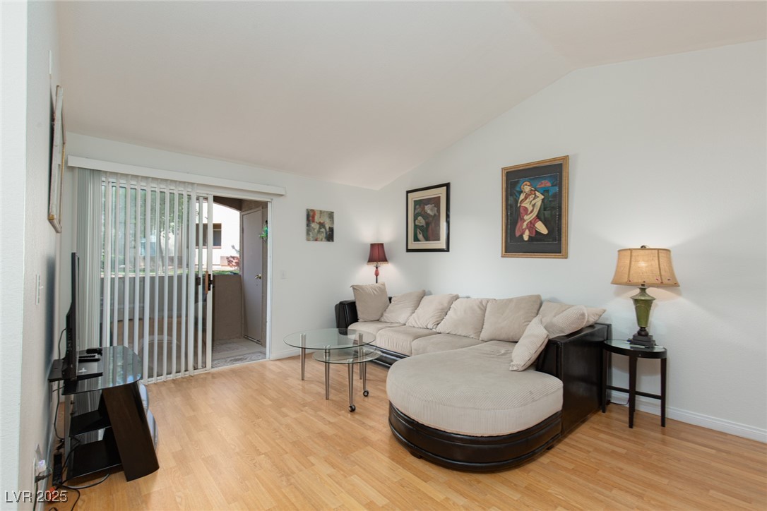 231 W Horizon Ridge Parkway 1126