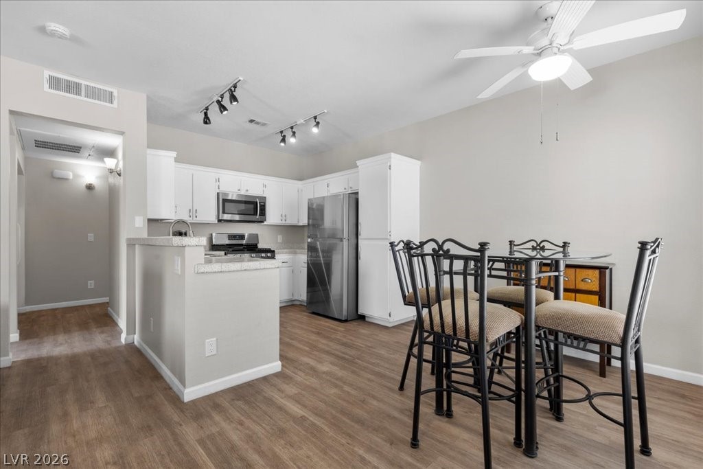 251 S Green Valley Parkway 2722