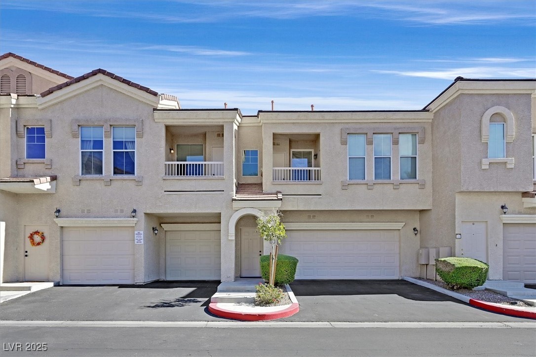 Las Vegas, Nevada 89129, United States, 2 Bedrooms Bedrooms, ,2 BathroomsBathrooms,Residential,Active,239732