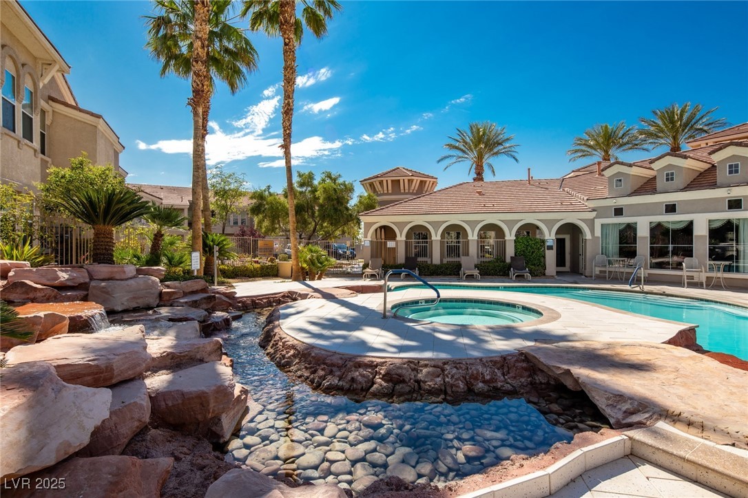 Las Vegas, Nevada 89129, United States, 2 Bedrooms Bedrooms, ,2 BathroomsBathrooms,Residential,Active,239732