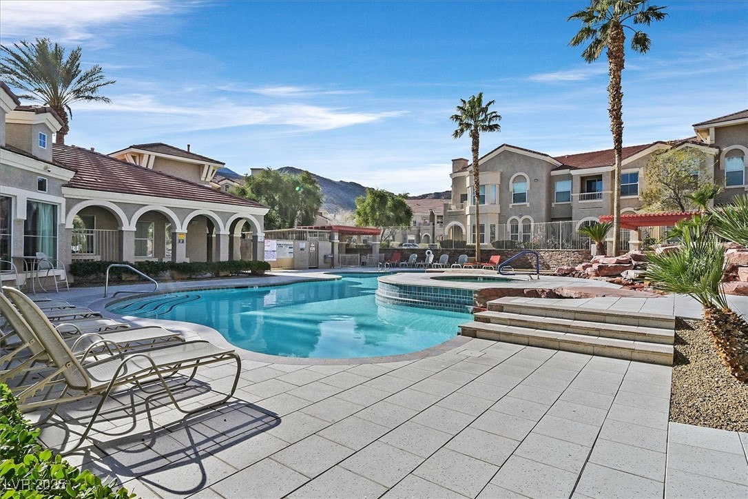 Las Vegas, Nevada 89129, United States, 2 Bedrooms Bedrooms, ,2 BathroomsBathrooms,Residential,Active,239732