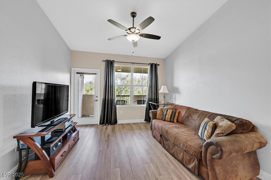 Las Vegas, Nevada 89129, United States, 2 Bedrooms Bedrooms, ,2 BathroomsBathrooms,Residential,Active,239732