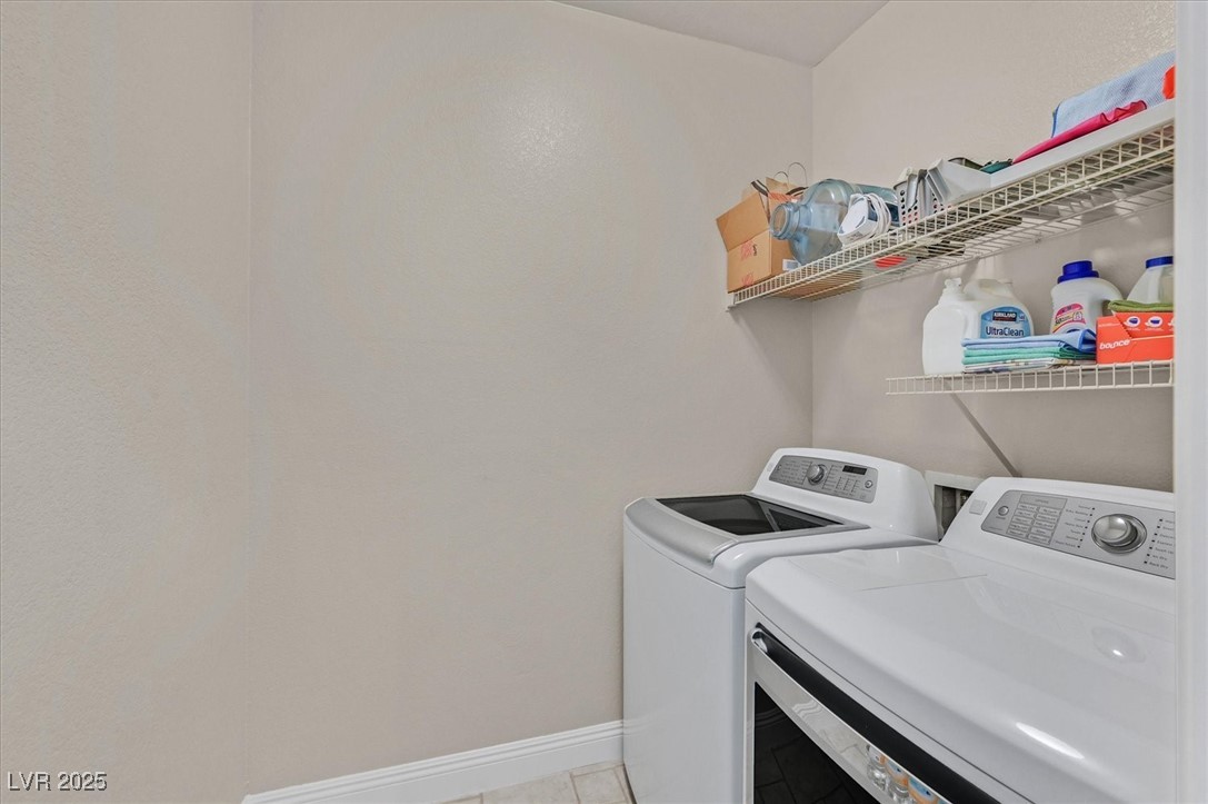 Las Vegas, Nevada 89129, United States, 2 Bedrooms Bedrooms, ,2 BathroomsBathrooms,Residential,Active,239732