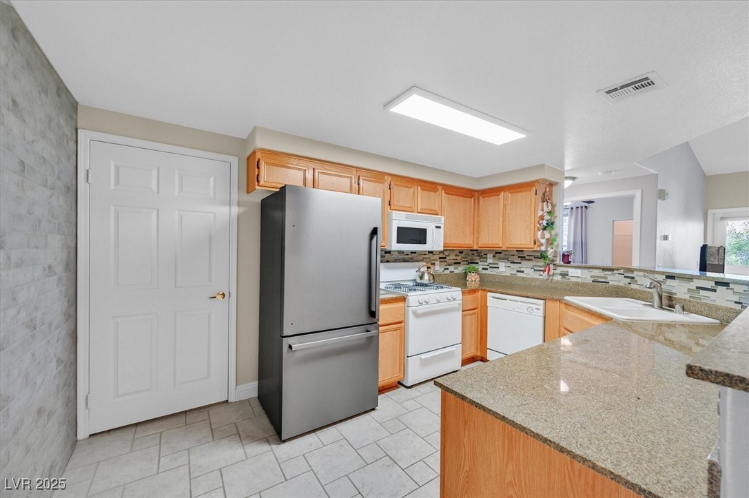 Las Vegas, Nevada 89129, United States, 2 Bedrooms Bedrooms, ,2 BathroomsBathrooms,Residential,Active,239732