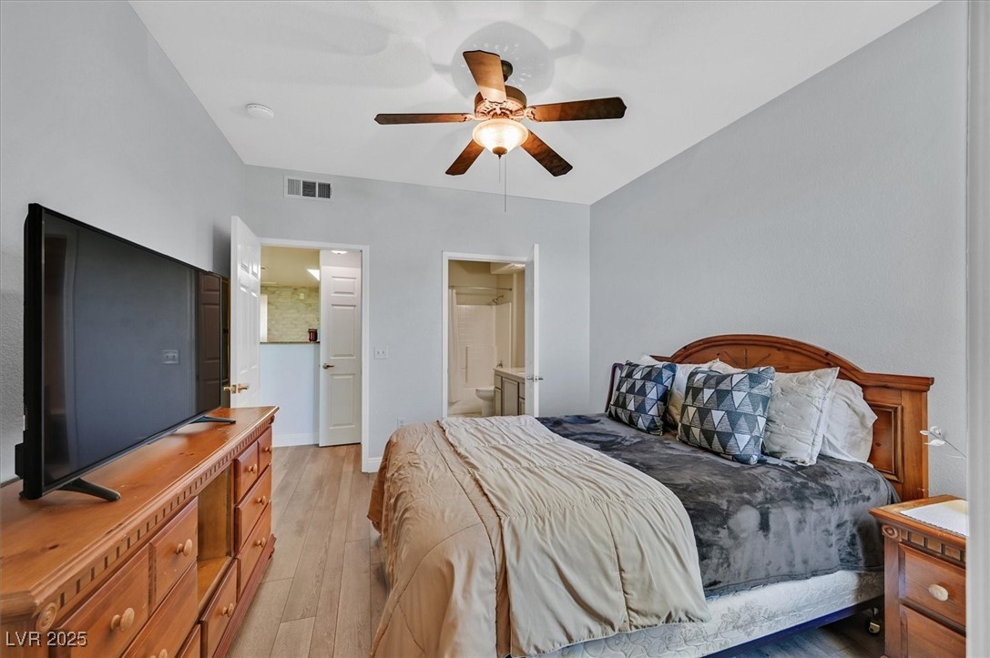 Las Vegas, Nevada 89129, United States, 2 Bedrooms Bedrooms, ,2 BathroomsBathrooms,Residential,Active,239732