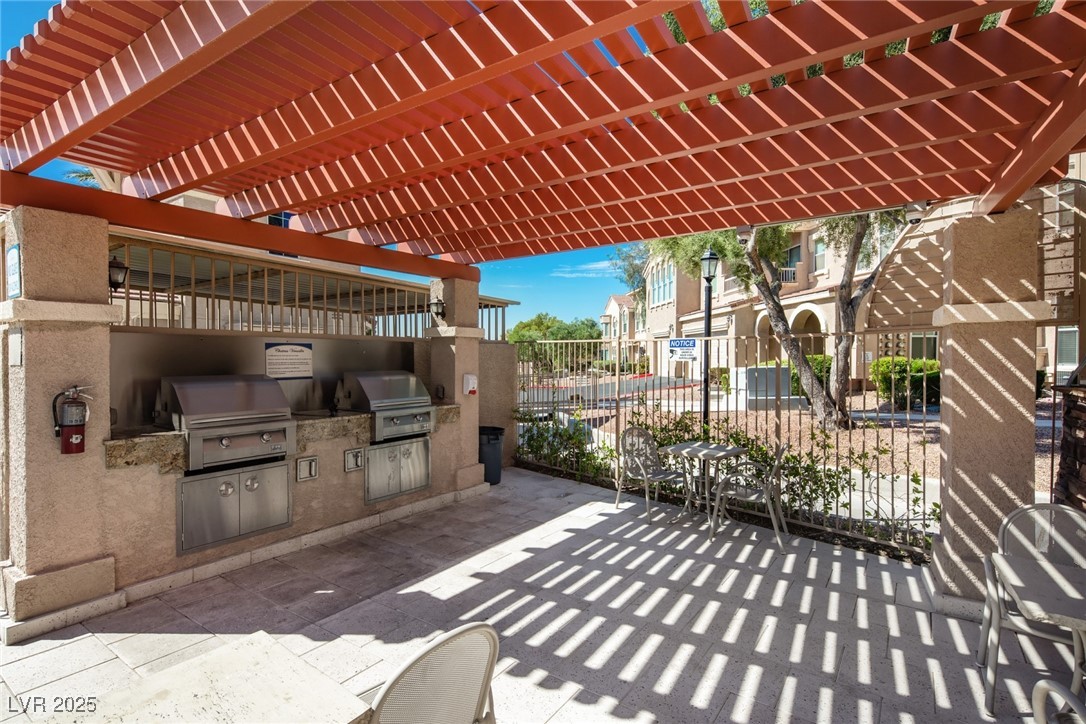 Las Vegas, Nevada 89129, United States, 2 Bedrooms Bedrooms, ,2 BathroomsBathrooms,Residential,Active,239732